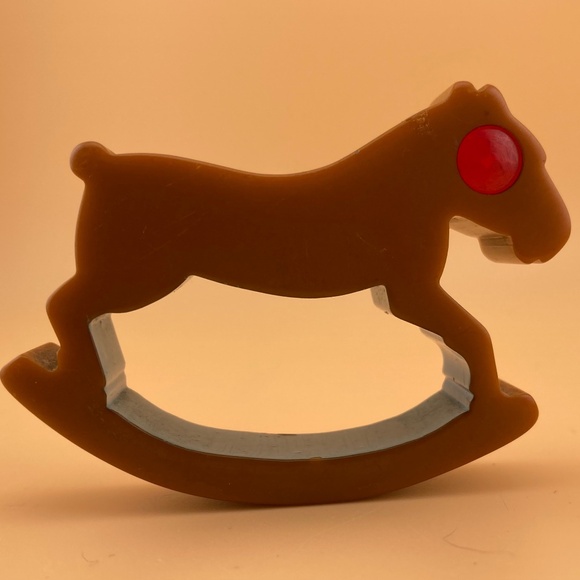Bakelite Vintage Rocking Horse Napkin Ring - Picture 2 of 9